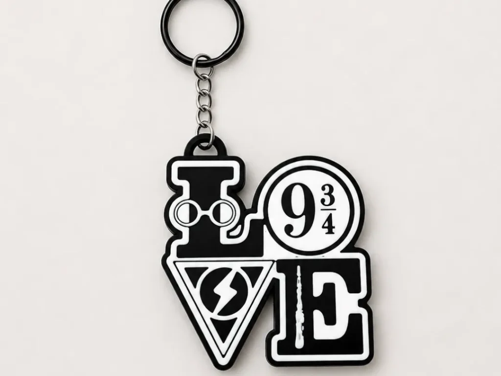 Harry Potter-inspired 9¾ keychain
