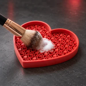 Nettoyant pinceaux en forme de c&oelig;ur